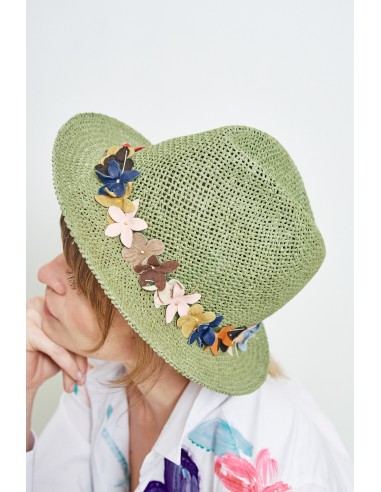 HAT WITH LEATHER FLOWERS KAKI en ligne des produits 