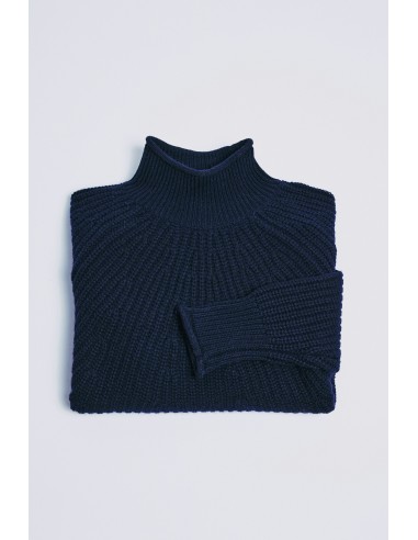 FLARED TURTLENECK NAVY d'Europe débarque