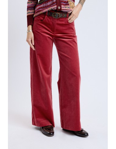 VELVET FLARE JEANS BORDEAUX s'inspire de l'anatomie humaine